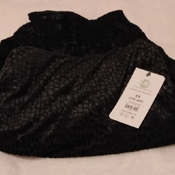 Velvet Women's Midi Dress from Terra and Sky Size 1X - Picture 4 of 4